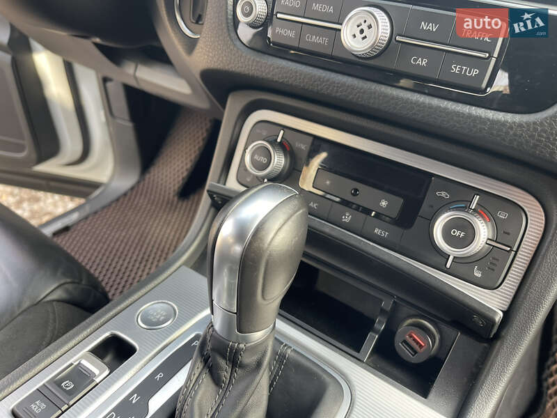 Внедорожник / Кроссовер Volkswagen Touareg 2015 в Кропивницком фото 24 Внедорожник / Кроссовер Volkswagen Touareg 2015 в Кропивницком