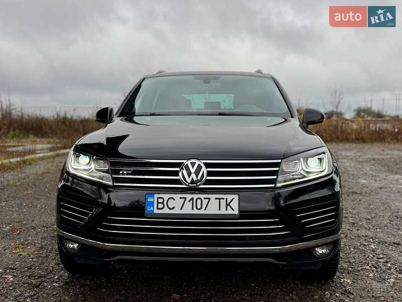 Внедорожник / Кроссовер Volkswagen Touareg 2017 в Самборе