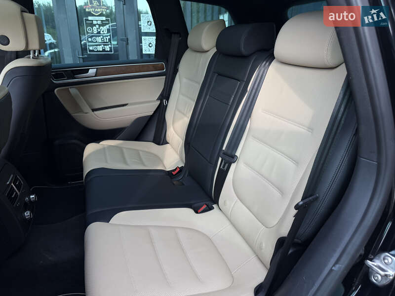 Позашляховик / Кросовер Volkswagen Touareg 2014 в Івано-Франківську