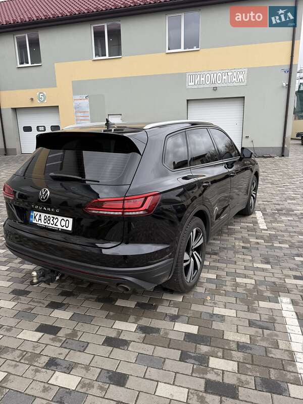 Внедорожник / Кроссовер Volkswagen Touareg 2021 в Киеве