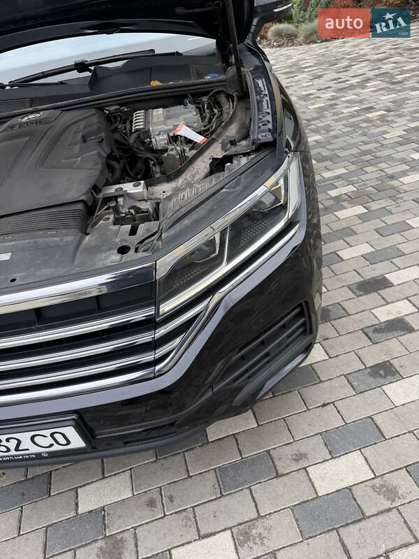 Внедорожник / Кроссовер Volkswagen Touareg 2021 в Киеве