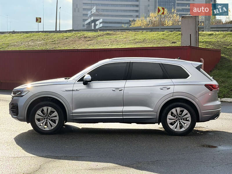 Внедорожник / Кроссовер Volkswagen Touareg 2018 в Киеве фото 9 Внедорожник / Кроссовер Volkswagen Touareg 2018 в Киеве