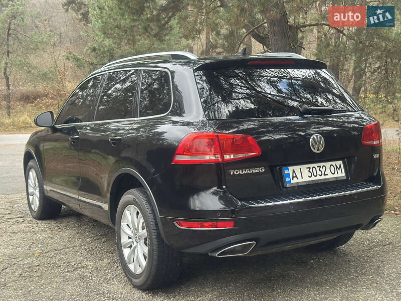 Внедорожник / Кроссовер Volkswagen Touareg 2011 в Киеве