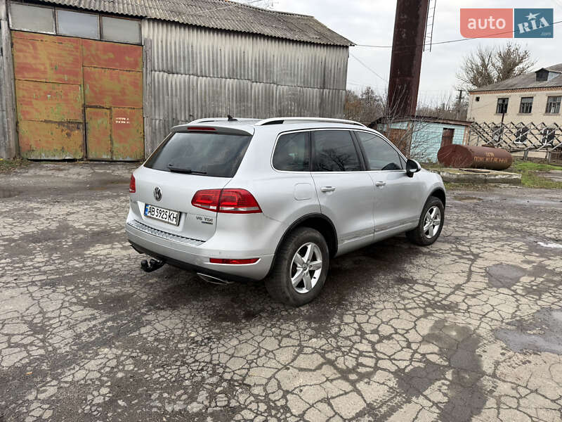 Внедорожник / Кроссовер Volkswagen Touareg 2013 в Брацлаве