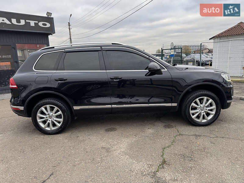 Внедорожник / Кроссовер Volkswagen Touareg 2017 в Киеве