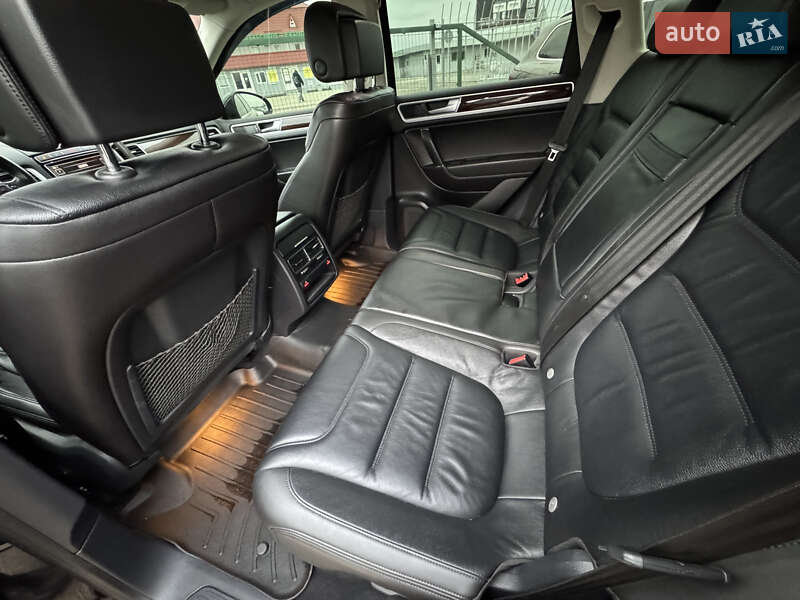 Внедорожник / Кроссовер Volkswagen Touareg 2017 в Киеве