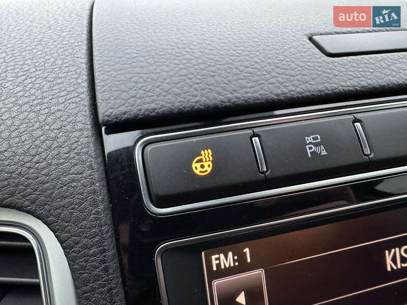 Внедорожник / Кроссовер Volkswagen Touareg 2017 в Киеве