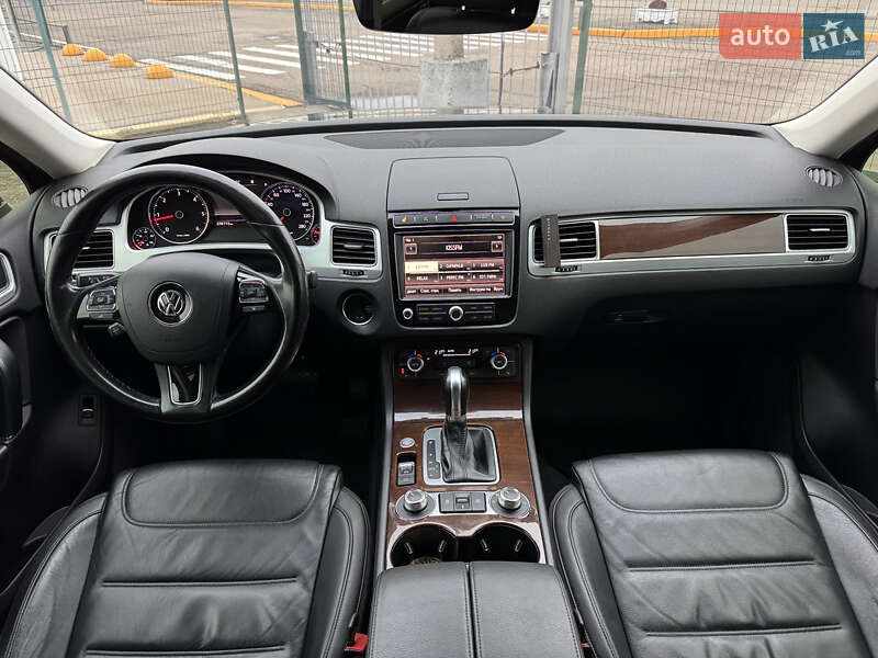 Внедорожник / Кроссовер Volkswagen Touareg 2017 в Киеве