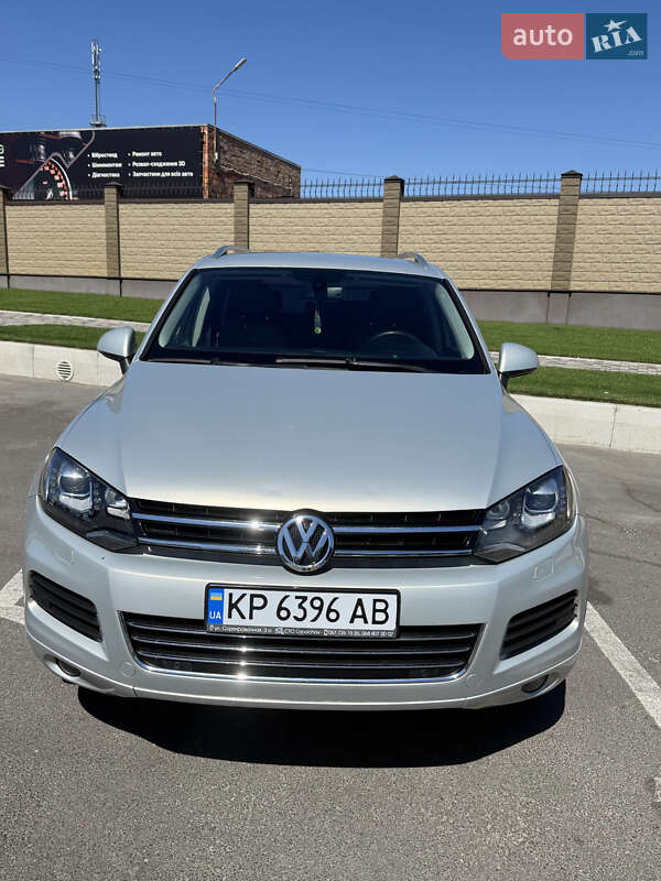 Внедорожник / Кроссовер Volkswagen Touareg 2013 в Запорожье