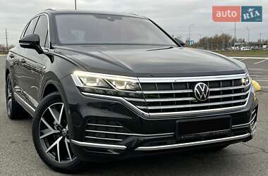 Позашляховик / Кросовер Volkswagen Touareg 2021 в Києві