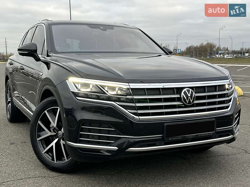 Внедорожник / Кроссовер Volkswagen Touareg 2021 в Киеве