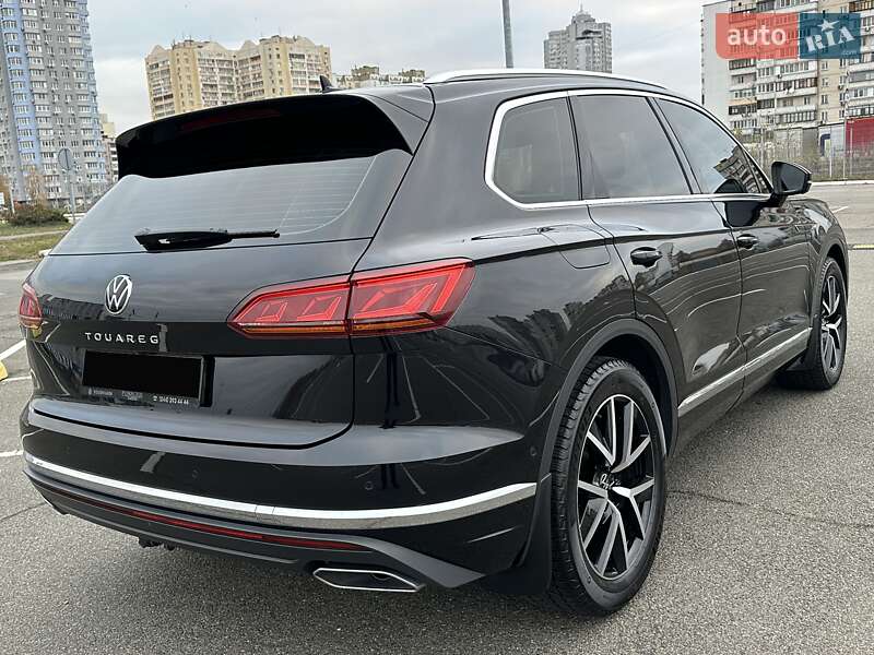 Внедорожник / Кроссовер Volkswagen Touareg 2021 в Киеве