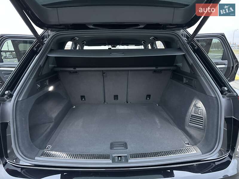 Внедорожник / Кроссовер Volkswagen Touareg 2021 в Киеве