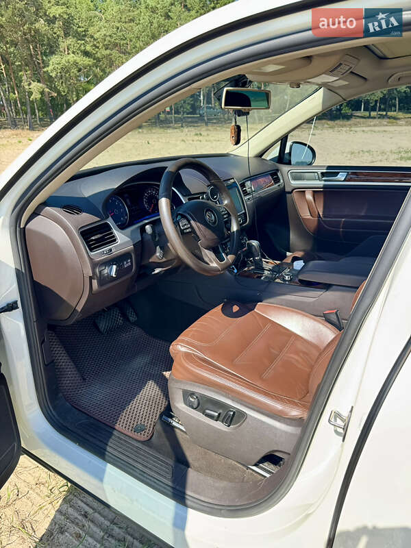 Внедорожник / Кроссовер Volkswagen Touareg 2011 в Черкассах фото 4 Внедорожник / Кроссовер Volkswagen Touareg 2011 в Черкассах