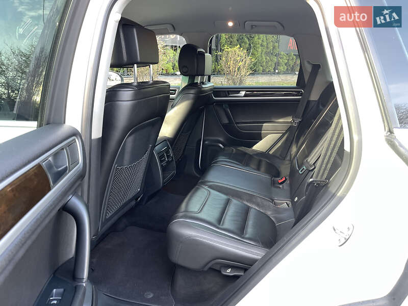 Позашляховик / Кросовер Volkswagen Touareg 2013 в Києві фото 19 Позашляховик / Кросовер Volkswagen Touareg 2013 в Києві