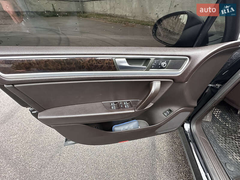 Внедорожник / Кроссовер Volkswagen Touareg 2010 в Киеве фото 29 Внедорожник / Кроссовер Volkswagen Touareg 2010 в Киеве