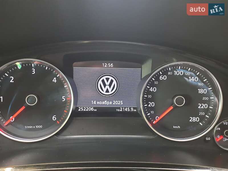 Внедорожник / Кроссовер Volkswagen Touareg 2017 в Хмельницком фото 14 Внедорожник / Кроссовер Volkswagen Touareg 2017 в Хмельницком