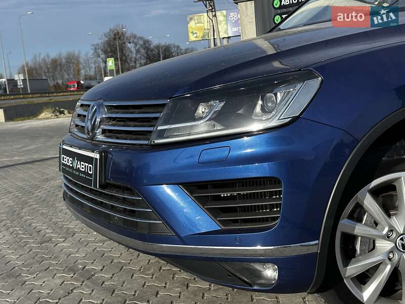 Внедорожник / Кроссовер Volkswagen Touareg 2014 в Львове