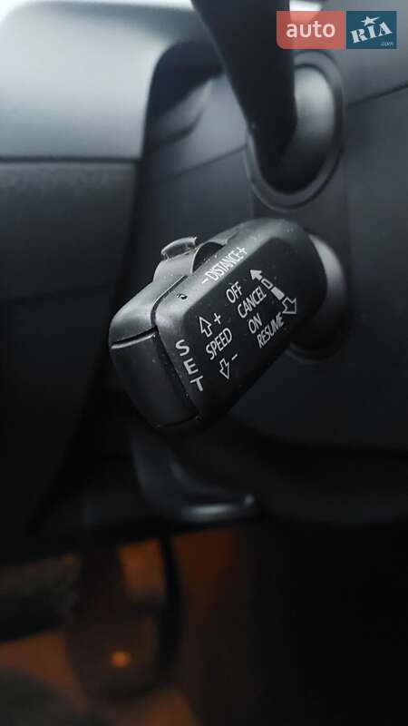 Внедорожник / Кроссовер Volkswagen Touareg 2015 в Киеве фото 18 Внедорожник / Кроссовер Volkswagen Touareg 2015 в Киеве