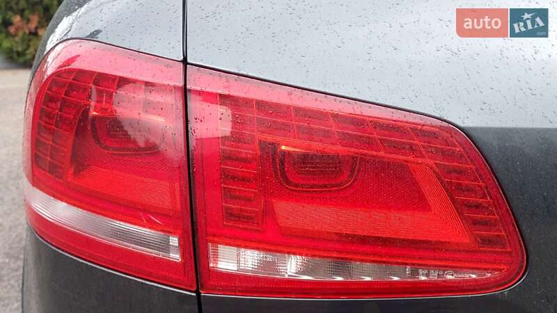 Внедорожник / Кроссовер Volkswagen Touareg 2015 в Киеве фото 13 Внедорожник / Кроссовер Volkswagen Touareg 2015 в Киеве