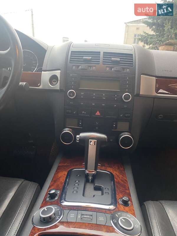 Внедорожник / Кроссовер Volkswagen Touareg 2009 в Тернополе