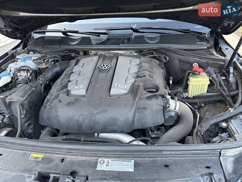 Внедорожник / Кроссовер Volkswagen Touareg 2017 в Глобине