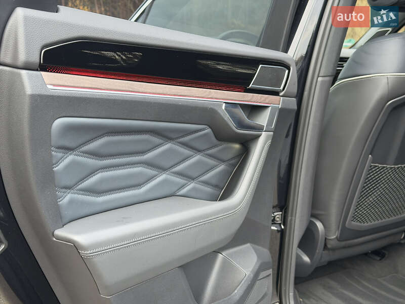 Внедорожник / Кроссовер Volkswagen Touareg 2022 в Ковеле