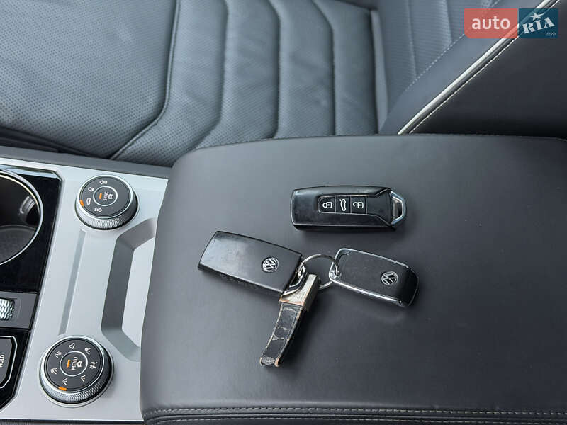 Внедорожник / Кроссовер Volkswagen Touareg 2022 в Ковеле