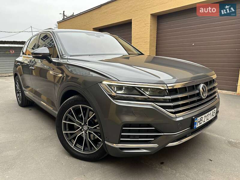 Внедорожник / Кроссовер Volkswagen Touareg 2019 в Миргороде