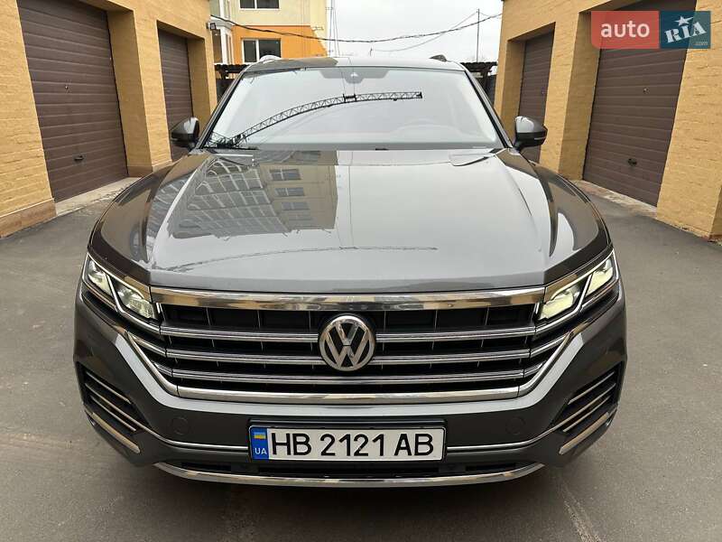 Внедорожник / Кроссовер Volkswagen Touareg 2019 в Миргороде