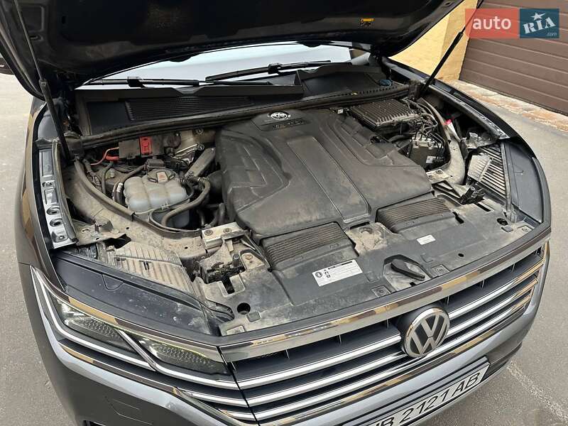 Внедорожник / Кроссовер Volkswagen Touareg 2019 в Миргороде