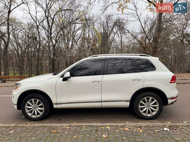 Внедорожник / Кроссовер Volkswagen Touareg 2015 в Киеве фото 16 Внедорожник / Кроссовер Volkswagen Touareg 2015 в Киеве