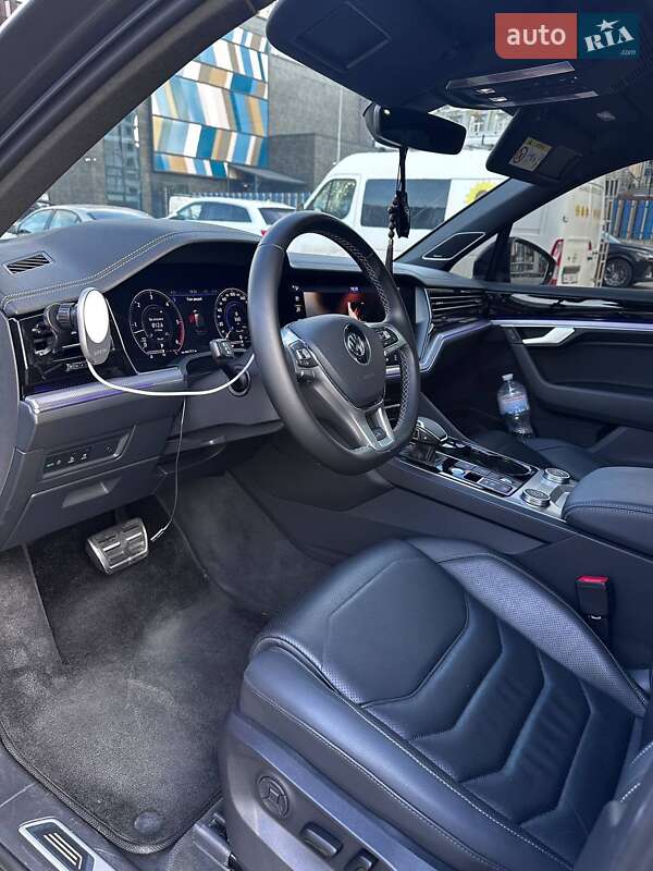 Внедорожник / Кроссовер Volkswagen Touareg 2019 в Киеве фото 9 Внедорожник / Кроссовер Volkswagen Touareg 2019 в Киеве