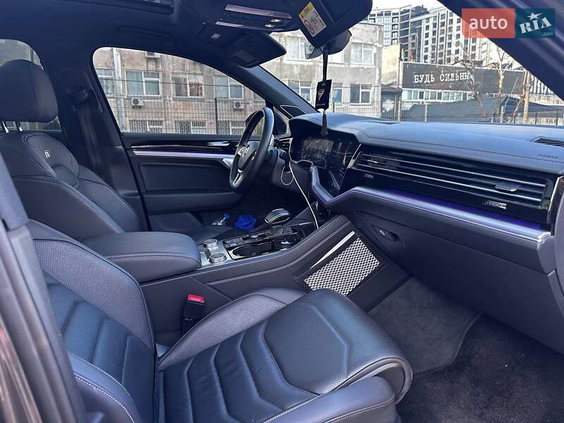 Внедорожник / Кроссовер Volkswagen Touareg 2019 в Киеве фото 29 Внедорожник / Кроссовер Volkswagen Touareg 2019 в Киеве