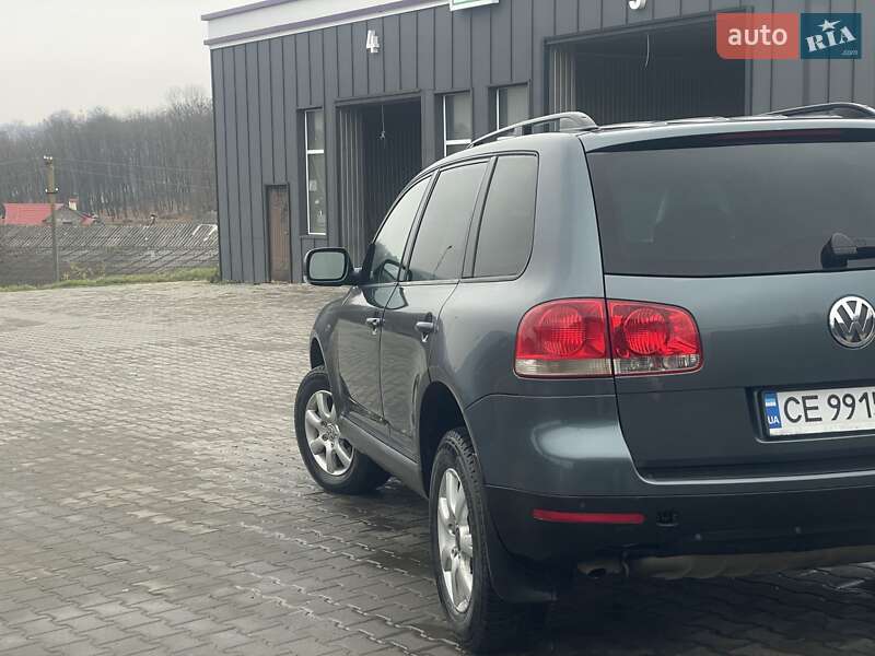 Внедорожник / Кроссовер Volkswagen Touareg 2005 в Черновцах