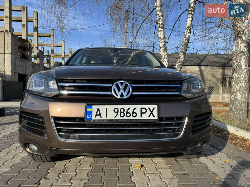 Внедорожник / Кроссовер Volkswagen Touareg 2013 в Вишневом