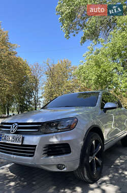 Внедорожник / Кроссовер Volkswagen Touareg 2011 в Врадиевке