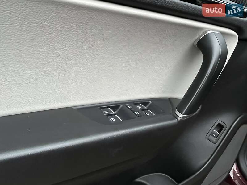 Внедорожник / Кроссовер Volkswagen Touareg 2016 в Виннице фото 27 Внедорожник / Кроссовер Volkswagen Touareg 2016 в Виннице