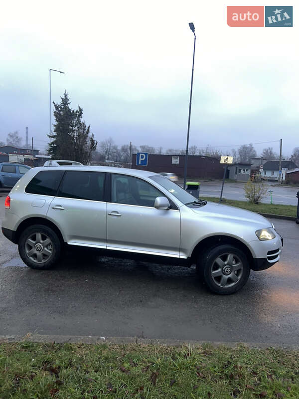 Позашляховик / Кросовер Volkswagen Touareg 2005 в Івано-Франківську