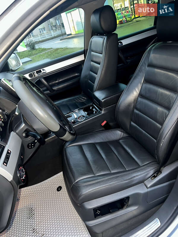 Позашляховик / Кросовер Volkswagen Touareg 2005 в Івано-Франківську