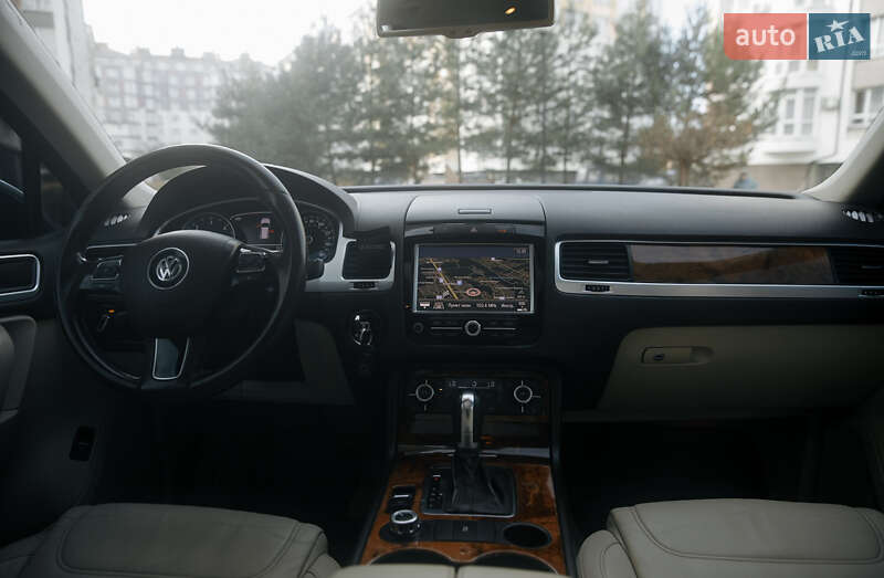 Внедорожник / Кроссовер Volkswagen Touareg 2011 в Ивано-Франковске