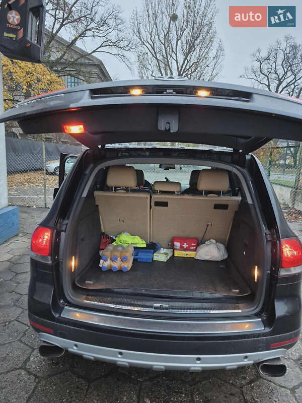 Внедорожник / Кроссовер Volkswagen Touareg 2008 в Львове