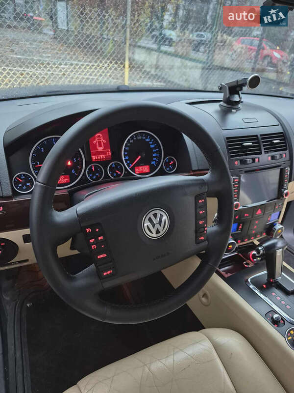 Внедорожник / Кроссовер Volkswagen Touareg 2008 в Львове