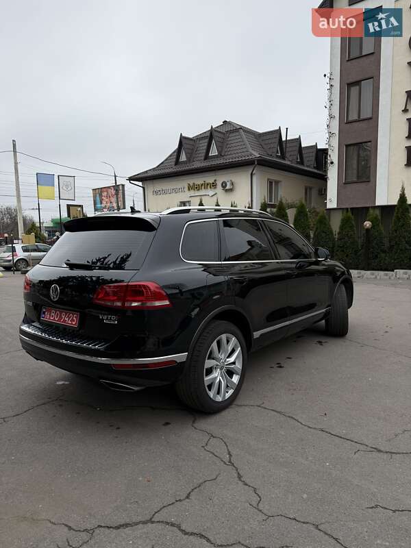 Внедорожник / Кроссовер Volkswagen Touareg 2016 в Виннице