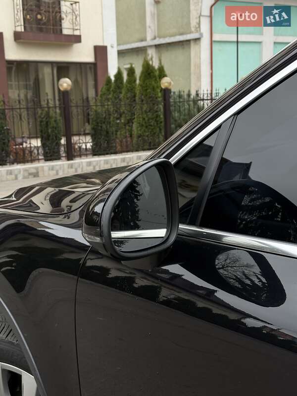 Внедорожник / Кроссовер Volkswagen Touareg 2016 в Виннице