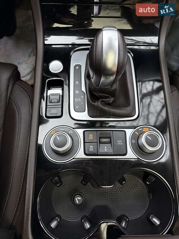 Внедорожник / Кроссовер Volkswagen Touareg 2016 в Виннице