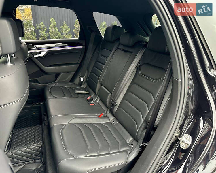 Внедорожник / Кроссовер Volkswagen Touareg 2019 в Киеве фото 46 Внедорожник / Кроссовер Volkswagen Touareg 2019 в Киеве