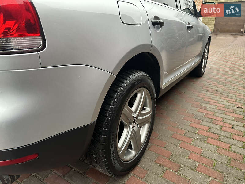 Внедорожник / Кроссовер Volkswagen Touareg 2005 в Прилуках