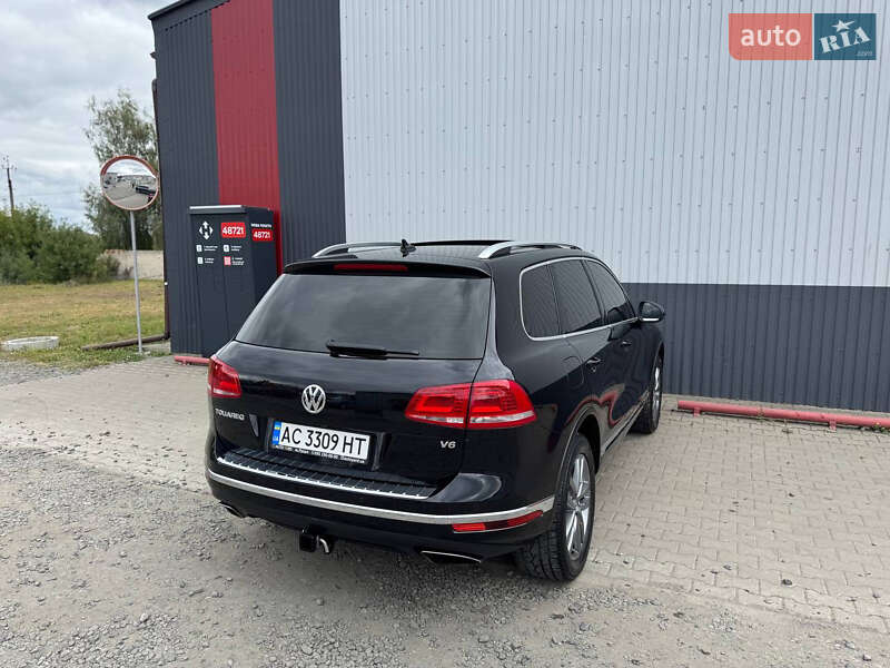 Внедорожник / Кроссовер Volkswagen Touareg 2015 в Луцке