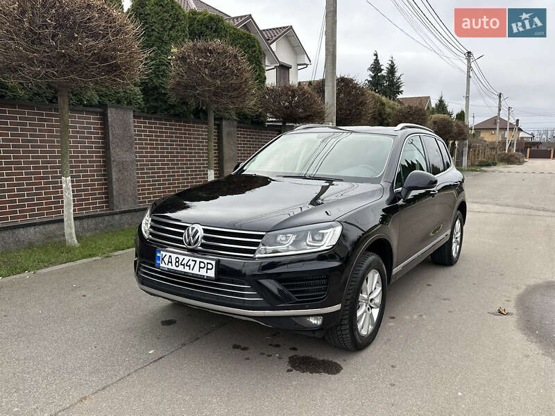 Внедорожник / Кроссовер Volkswagen Touareg 2017 в Киеве